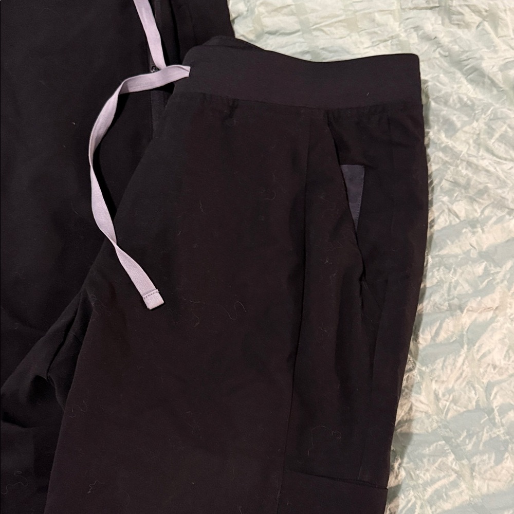 Figs black pants - Picture 2 of 4